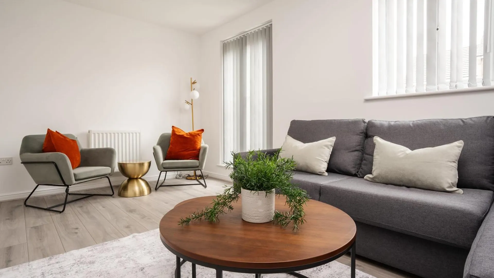 Freshly Renovated 4-Bed 3 Floors Free Parking Villa Liverpool 0*,