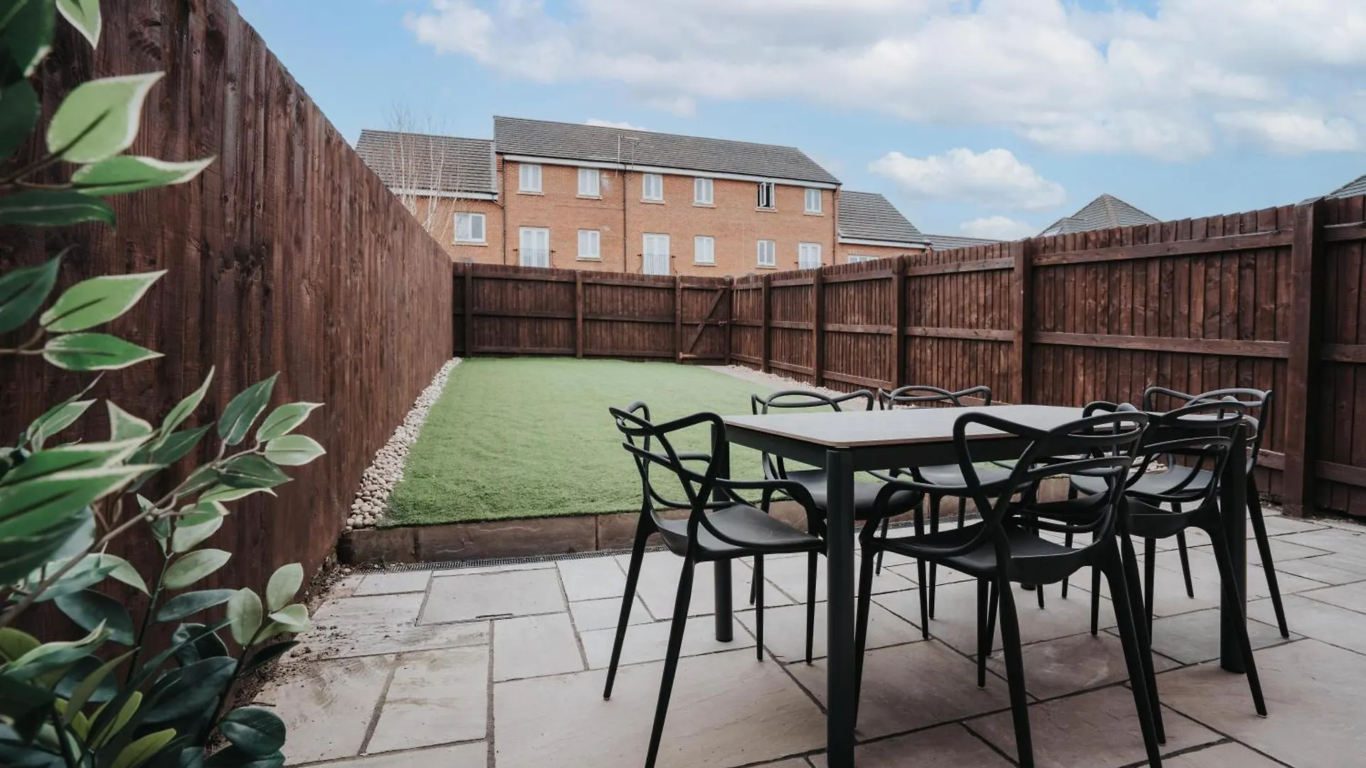 Holiday home Freshly Renovated 4-Bed 3 Floors Free Parking Villa Liverpool